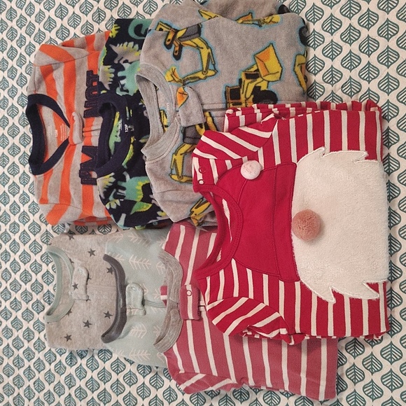 Cloud Island Carter's Holiday Time Simple Joys Bundle of 7 sleepers 12 Months - Picture 1 of 4